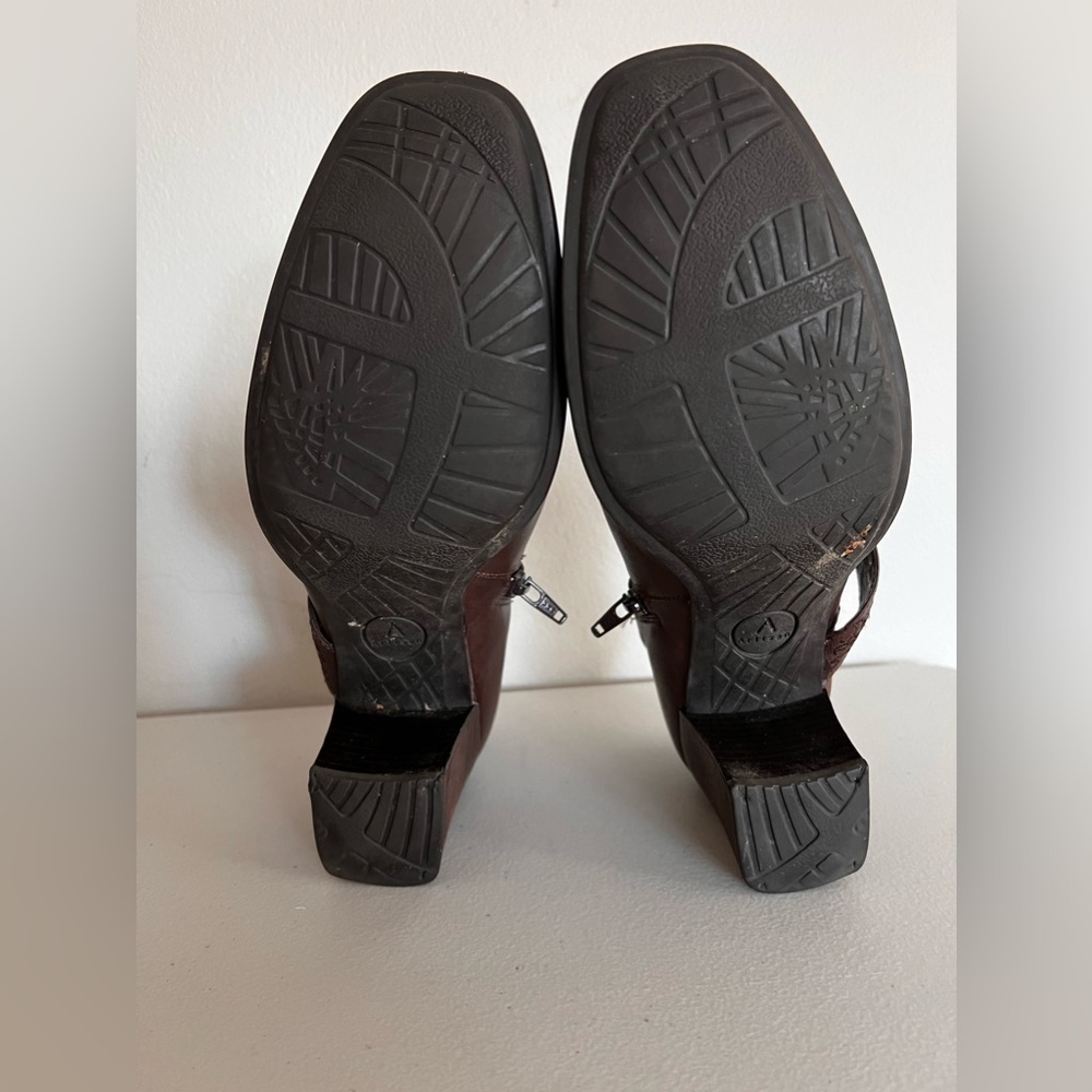 Clarks Artisan Women’s S 7.5 Ankle Boots Size Zip Brown Leather Heel Strap Shoes - Picture 9 of 9